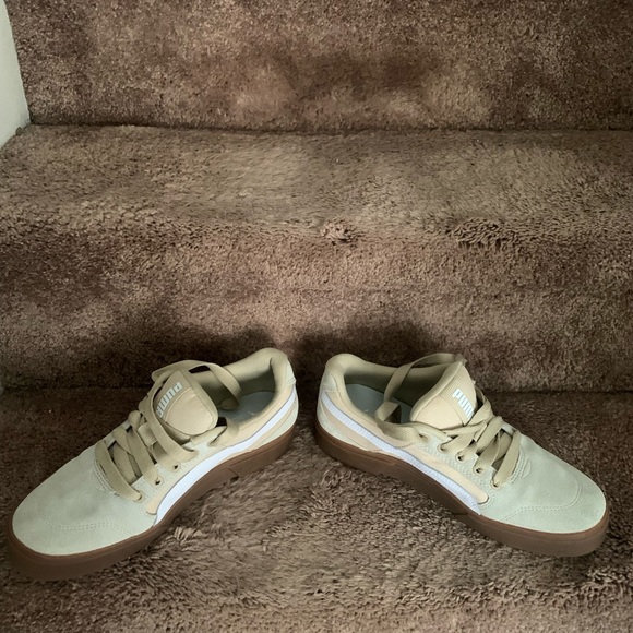 Puma Sneakers - Picture 2 of 4